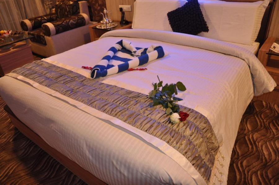 Готель Astoria Residency Уті Номер фото