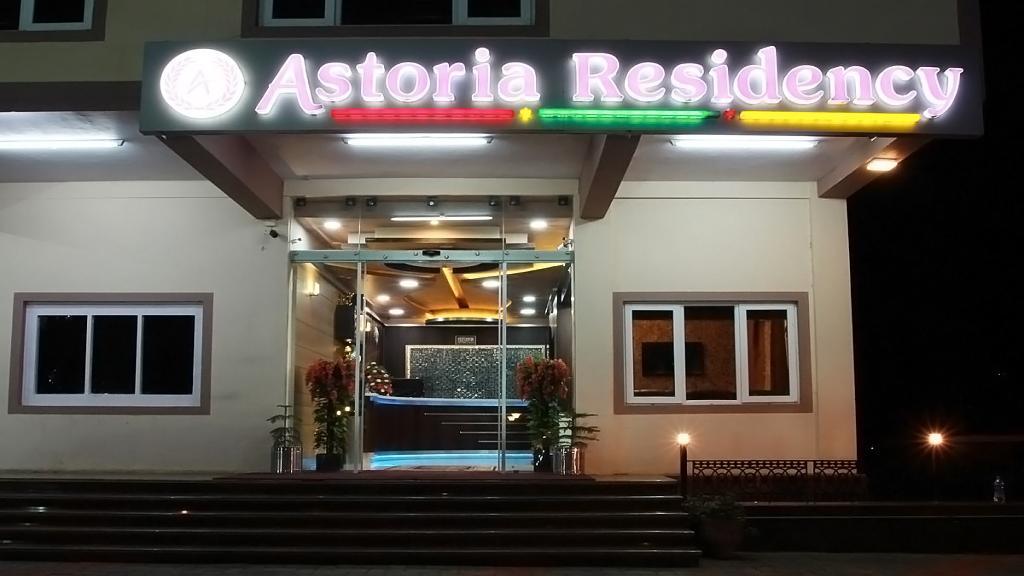 Готель Astoria Residency Уті Екстер'єр фото